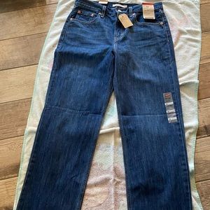 Women’s NWT Levi Low Pro Size 28